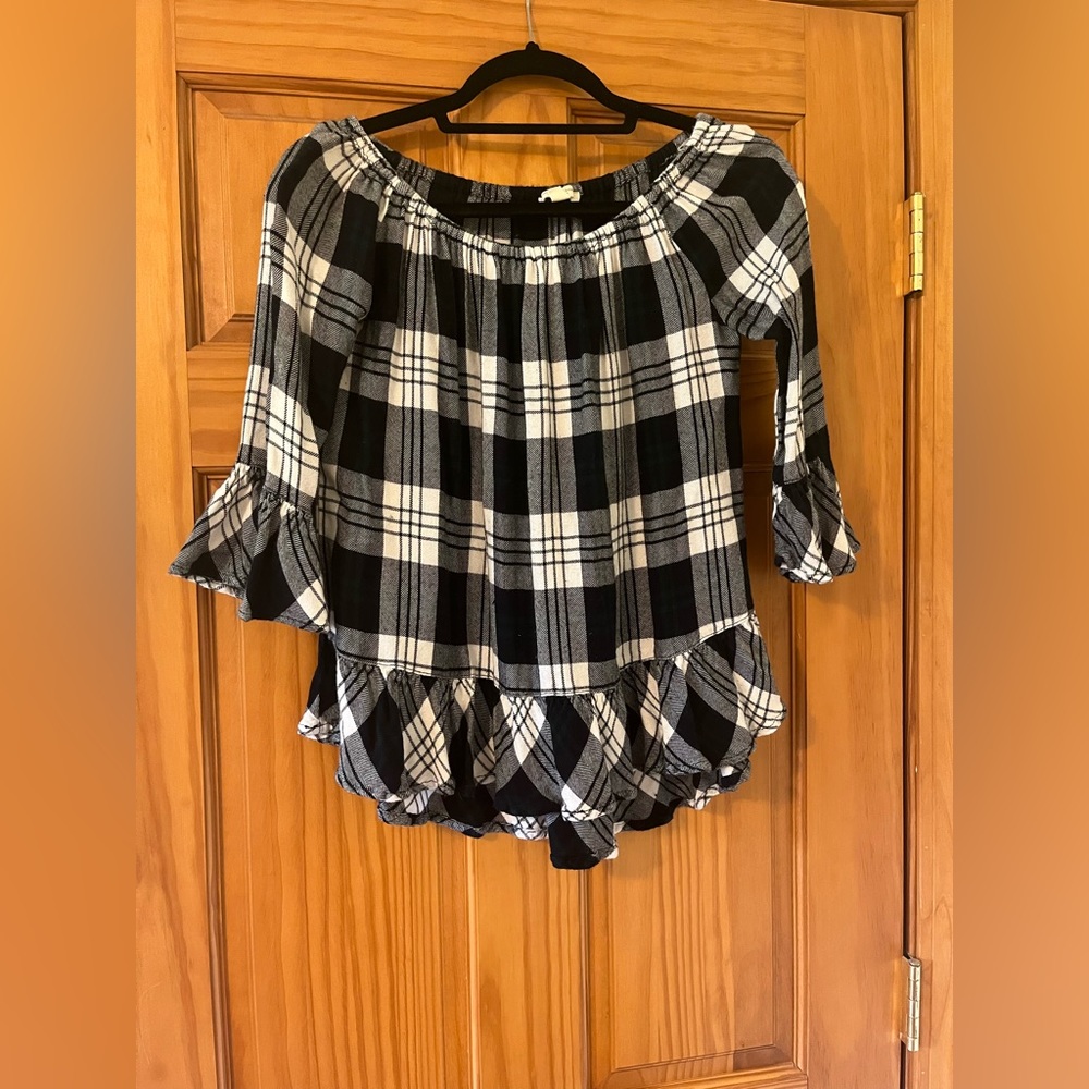 Off The Shoulder Flowy Flannel Top Women’s xs/s Black White Navy and Green